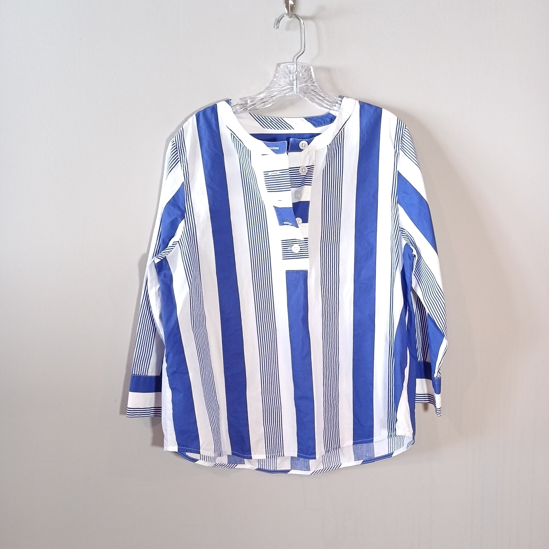 J.Crew Striped Cotton Blue 3/4 Sleeve 1/2 Button Curved Hem Relaxed Size M